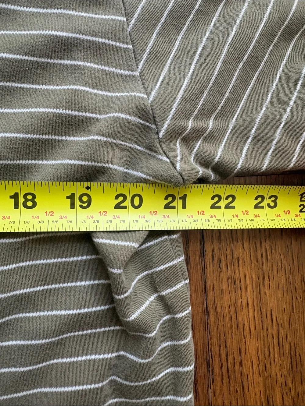 Polo Ralph Lauren measures 21